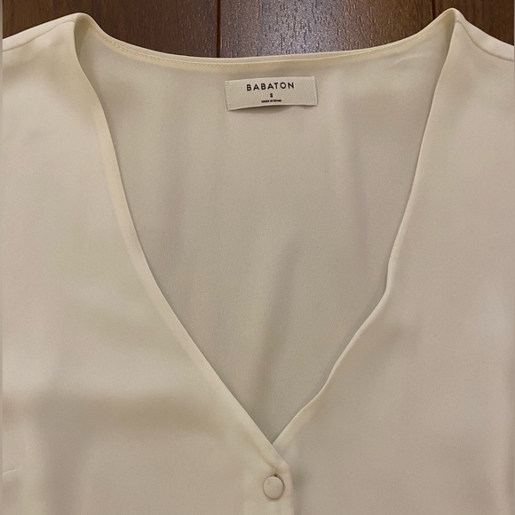 Aritzia Babaton White Button Down Blouse, size S - Picture 3 of 4
